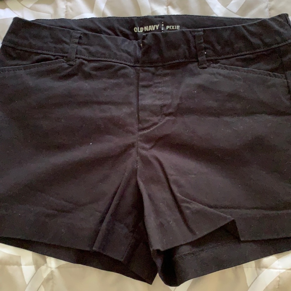 Old Navy black pixie shorts size 2